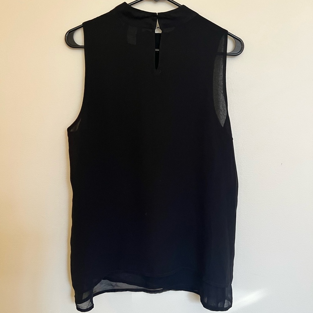 White House Black Market Asymmetrical Draped Sleeveless Blouse - Size Medium - Picture 2 of 4